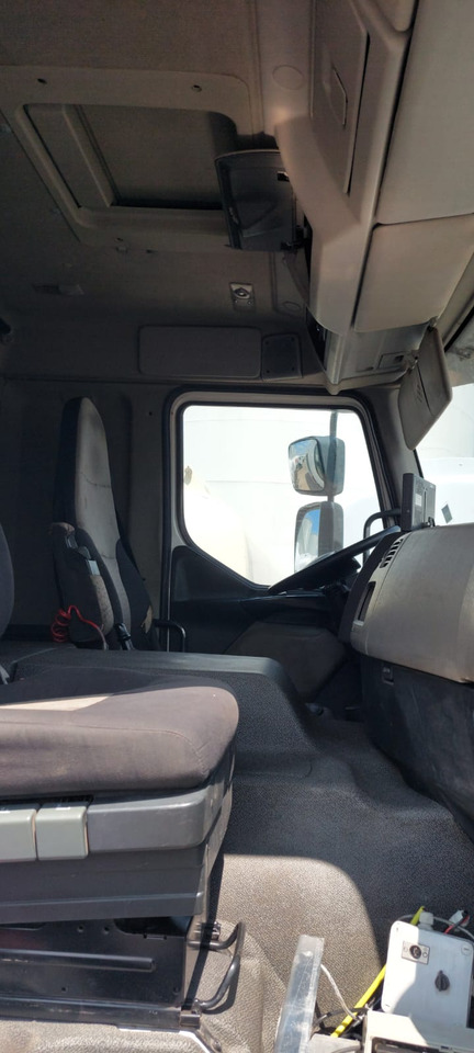 RENAULT - משאית מכל: תמונה 2 RENAULT - משאית מכל: תמונה 2