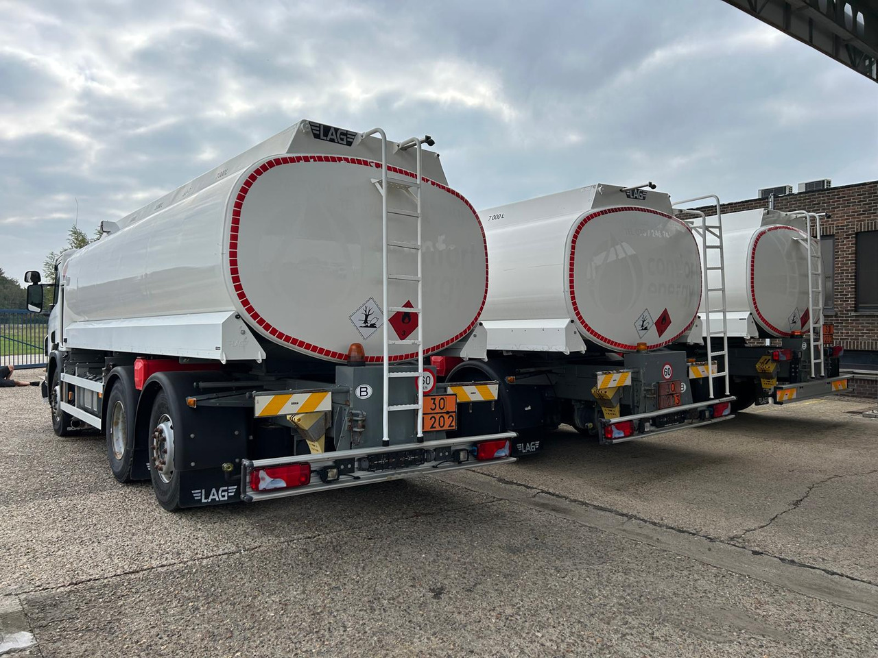 SCANIA P320/P360 (lot of 3) - משאית מכל: תמונה 4 SCANIA P320/P360 (lot of 3) - משאית מכל: תמונה 4