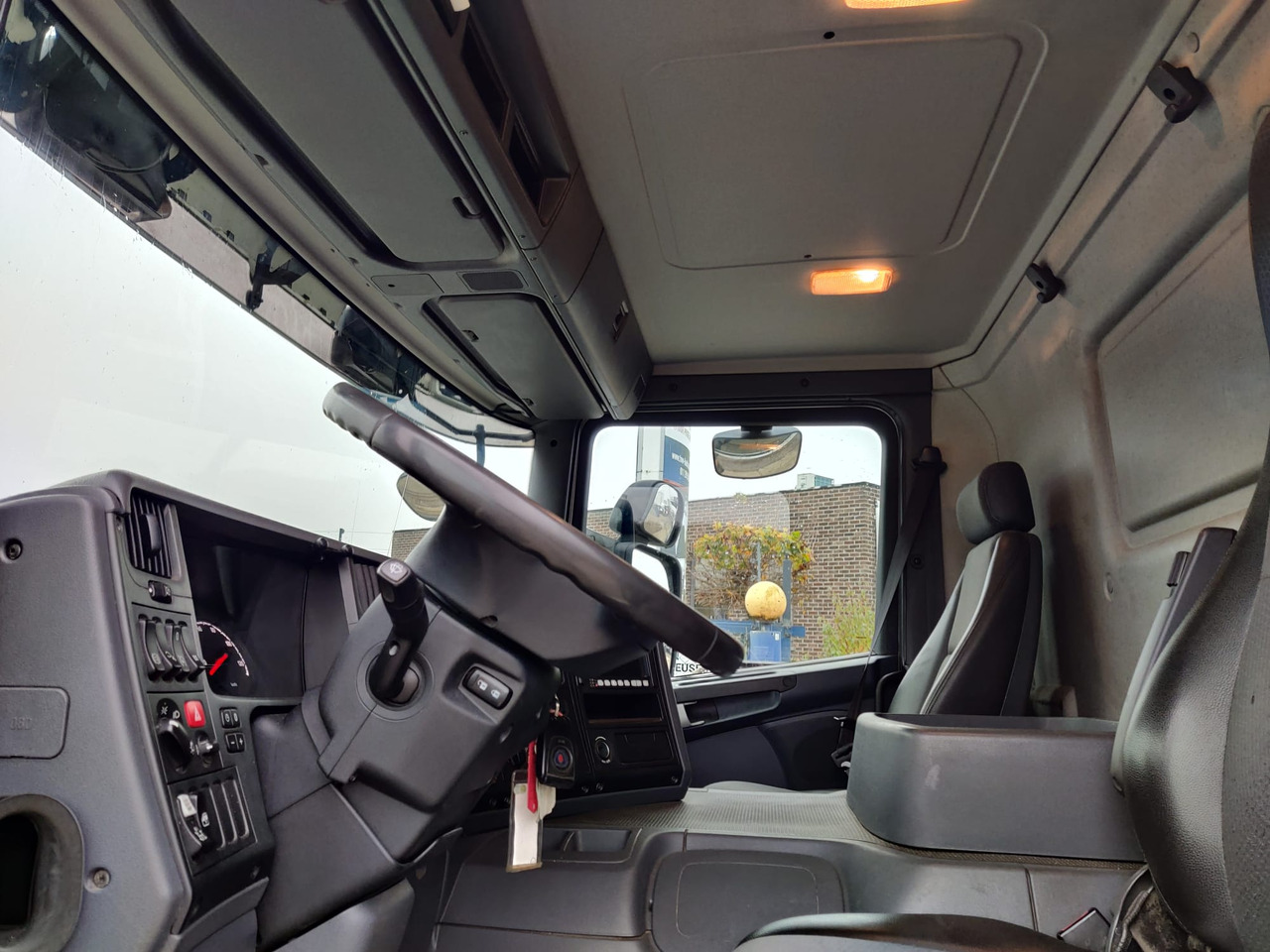 SCANIA P400 - משאית מכל: תמונה 3 SCANIA P400 - משאית מכל: תמונה 3