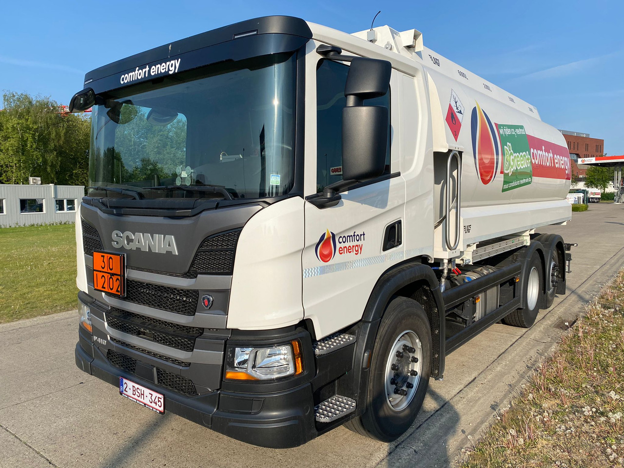 SCANIA P410 - משאית מכל: תמונה 1 SCANIA P410 - משאית מכל: תמונה 1
