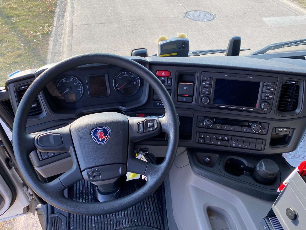 SCANIA P410 - משאית מכל: תמונה 3 SCANIA P410 - משאית מכל: תמונה 3