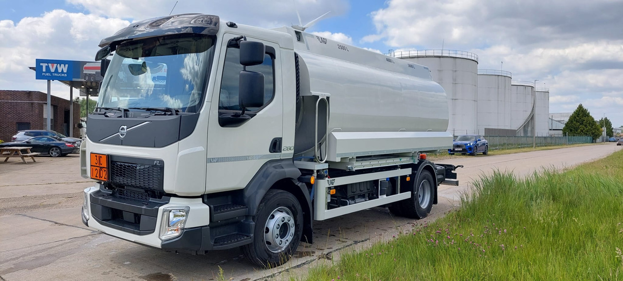 VOLVO FL - משאית מכל: תמונה 1 VOLVO FL - משאית מכל: תמונה 1