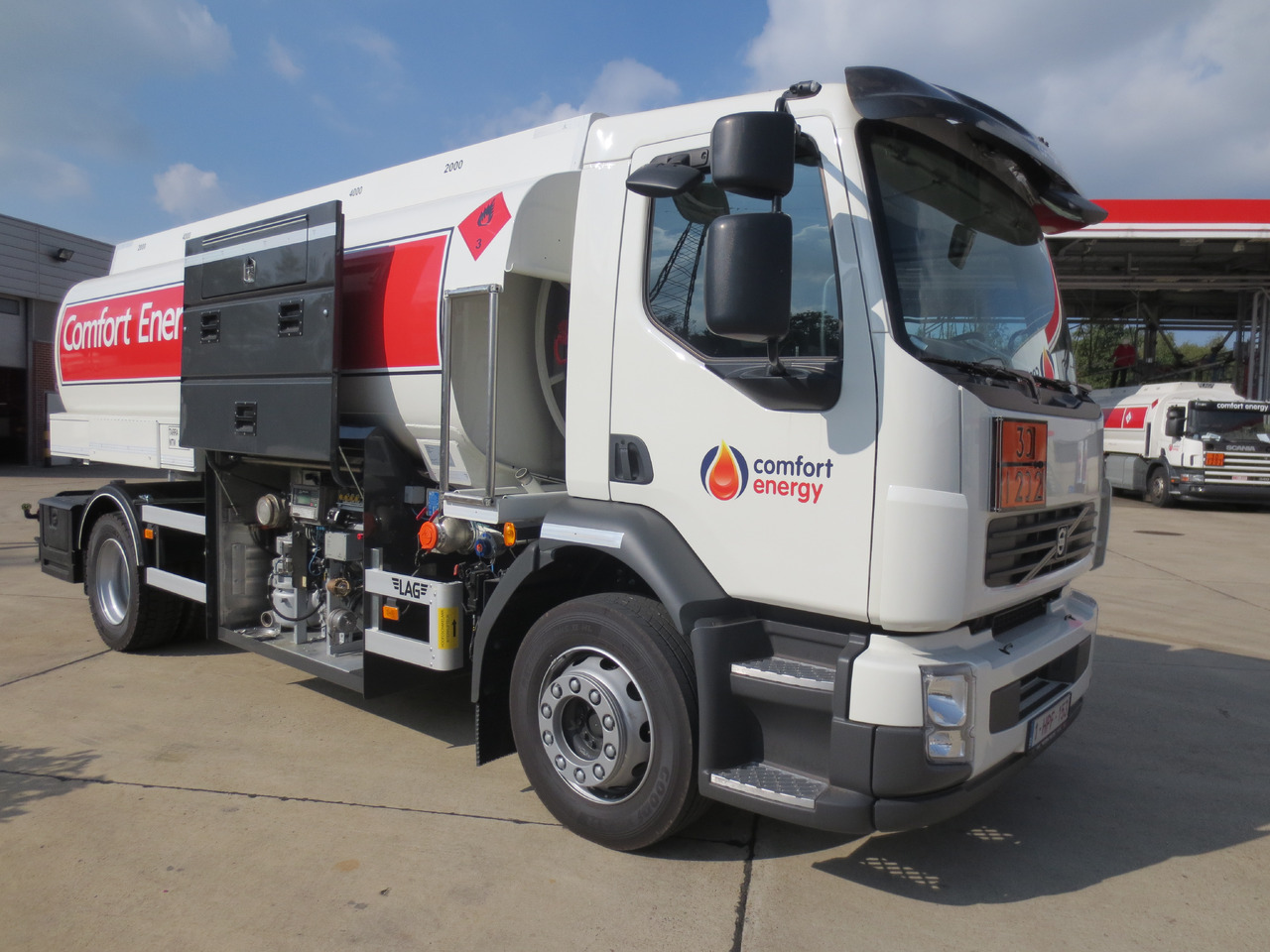 VOLVO FL - משאית מכל: תמונה 4 VOLVO FL - משאית מכל: תמונה 4