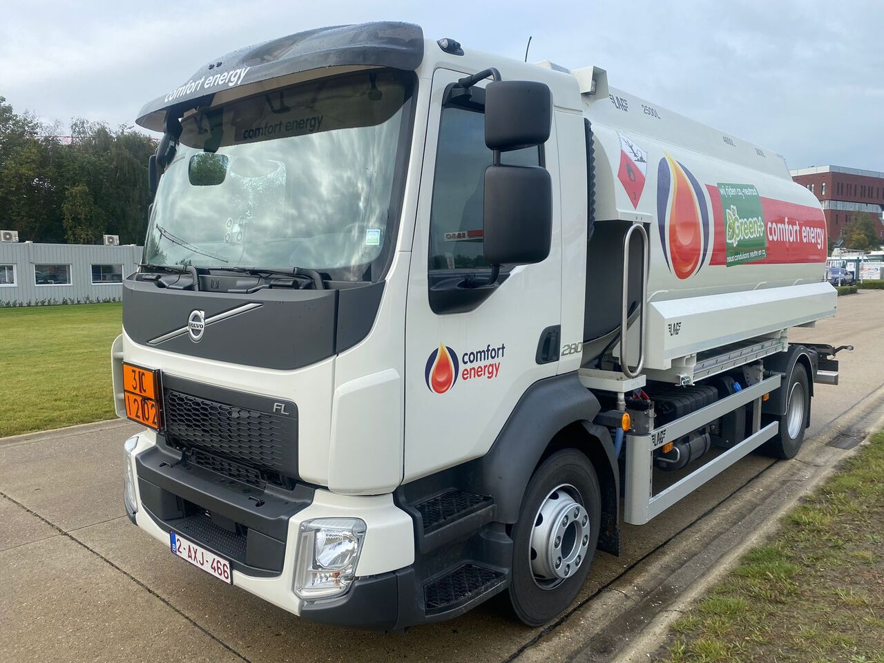 VOLVO FL - משאית מכל: תמונה 1 VOLVO FL - משאית מכל: תמונה 1
