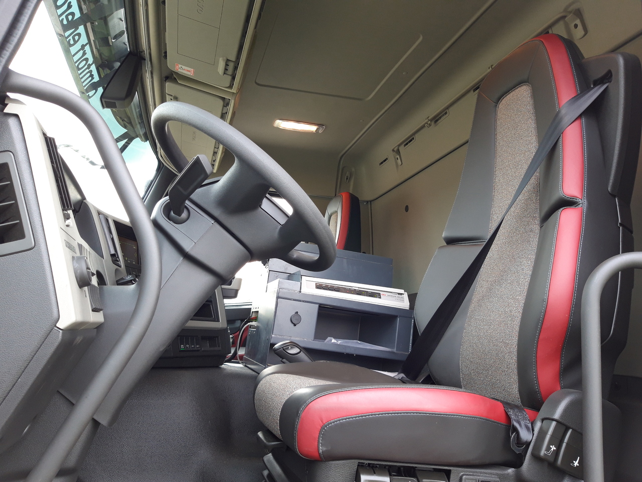 משאית מכל VOLVO FM: תמונה 8