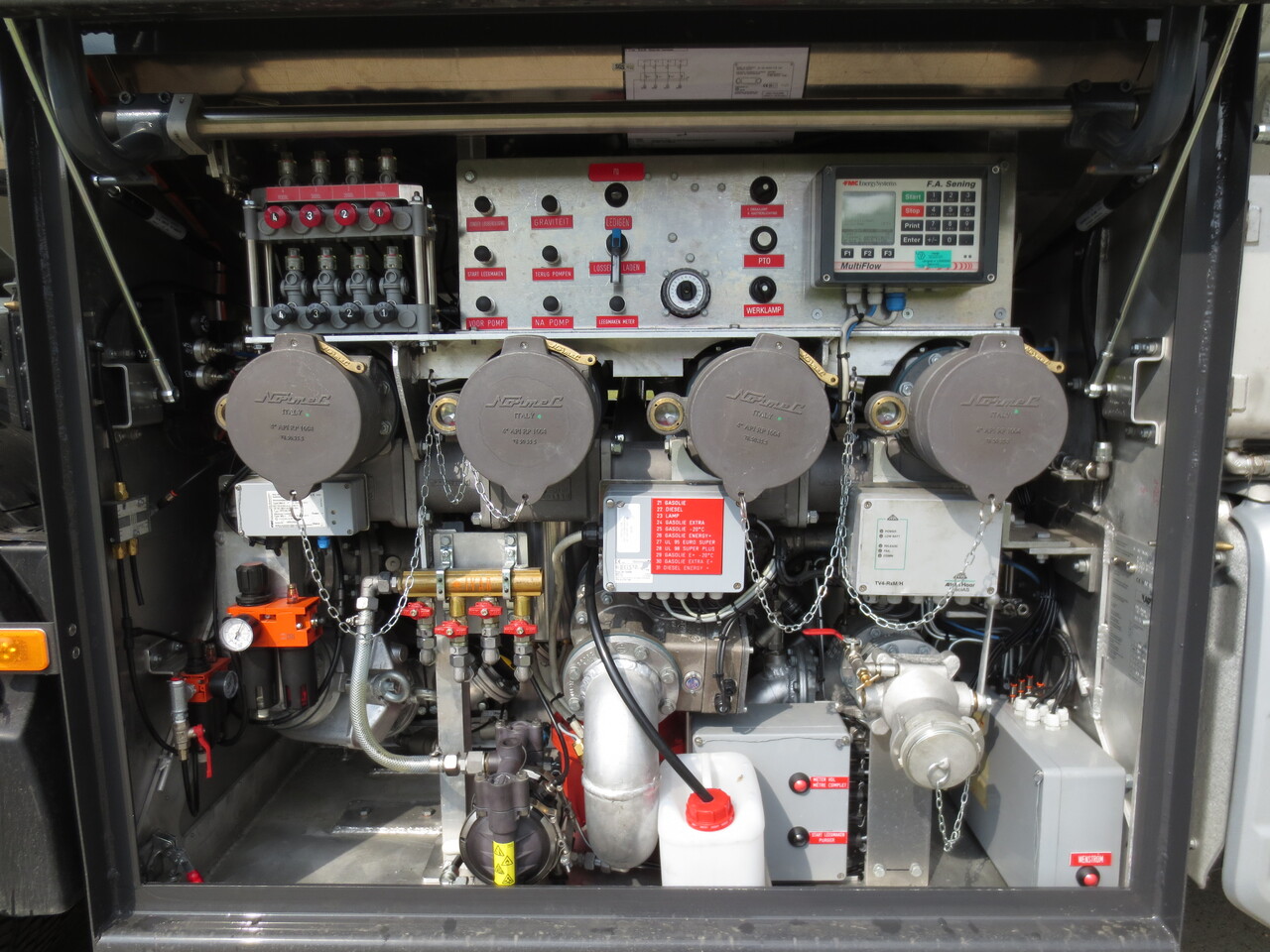 משאית מכל VOLVO FM: תמונה 16