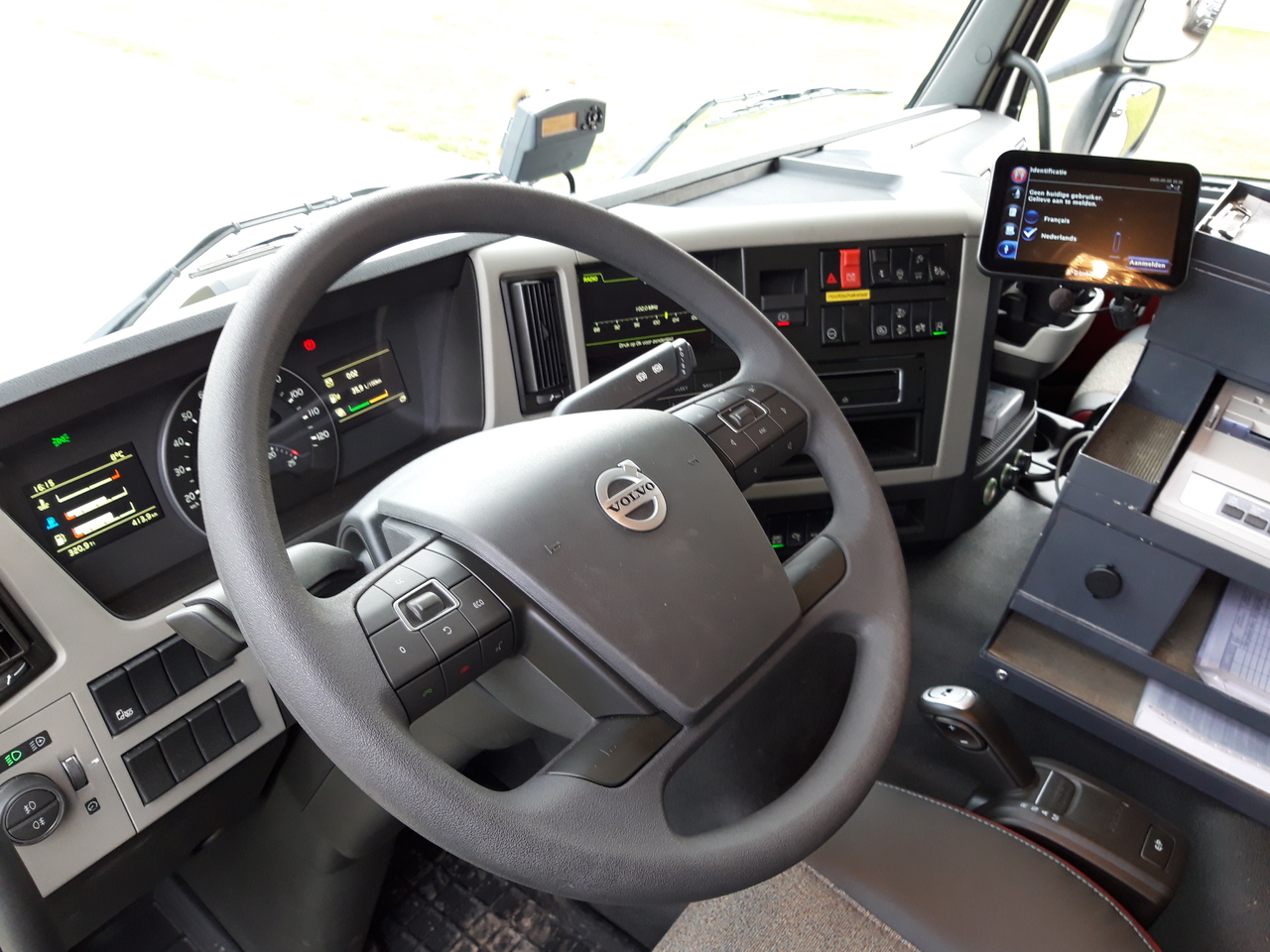 משאית מכל VOLVO FM: תמונה 9