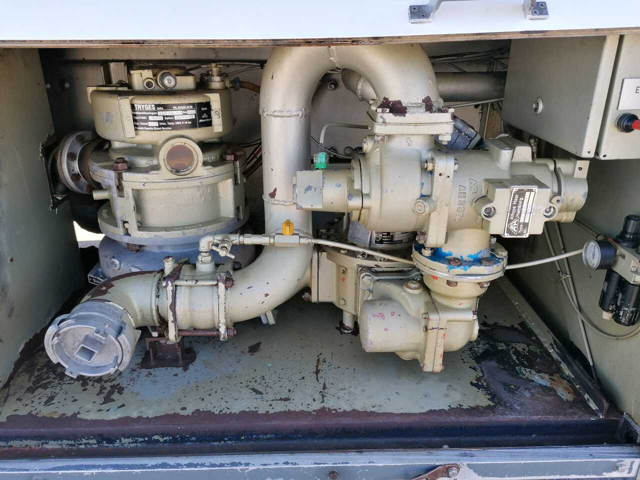 Volvo FMFH - משאית מכל: תמונה 2 Volvo FMFH - משאית מכל: תמונה 2