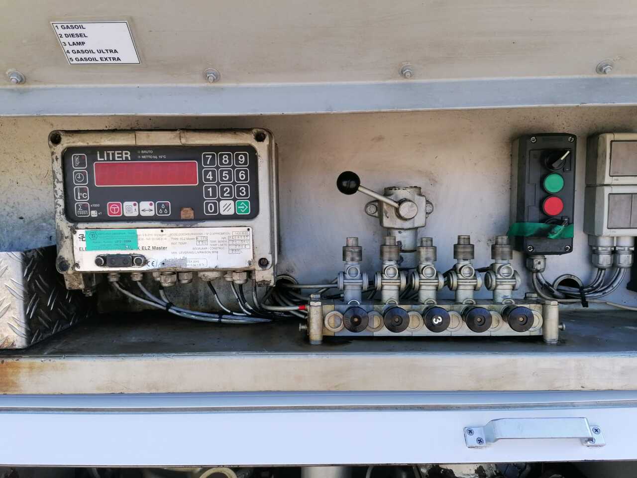 Volvo FMFH - משאית מכל: תמונה 3 Volvo FMFH - משאית מכל: תמונה 3