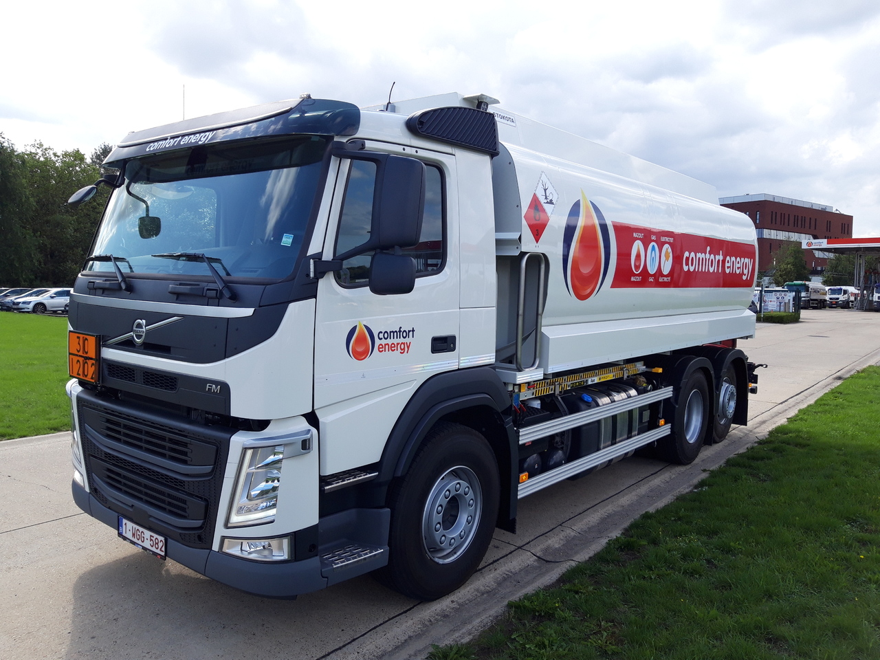 Volvo FM - משאית מכל: תמונה 1 Volvo FM - משאית מכל: תמונה 1