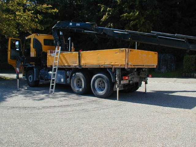 Volvo FH 12 6x4 Volvo FH 12 6x4 - משאית צד נופל/ שטוחה, משאית מנוף: תמונה 2 Volvo FH 12 6x4 Volvo FH 12 6x4 - משאית צד נופל/ שטוחה, משאית מנוף: תמונה 2