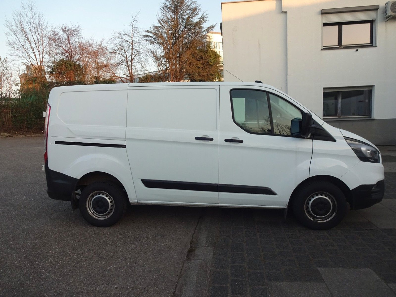 Ford Transit Custom Kasten 280 L1H1, PDC - כלי רכב מסחרי עם לוח: תמונה 4 Ford Transit Custom Kasten 280 L1H1, PDC - כלי רכב מסחרי עם לוח: תמונה 4