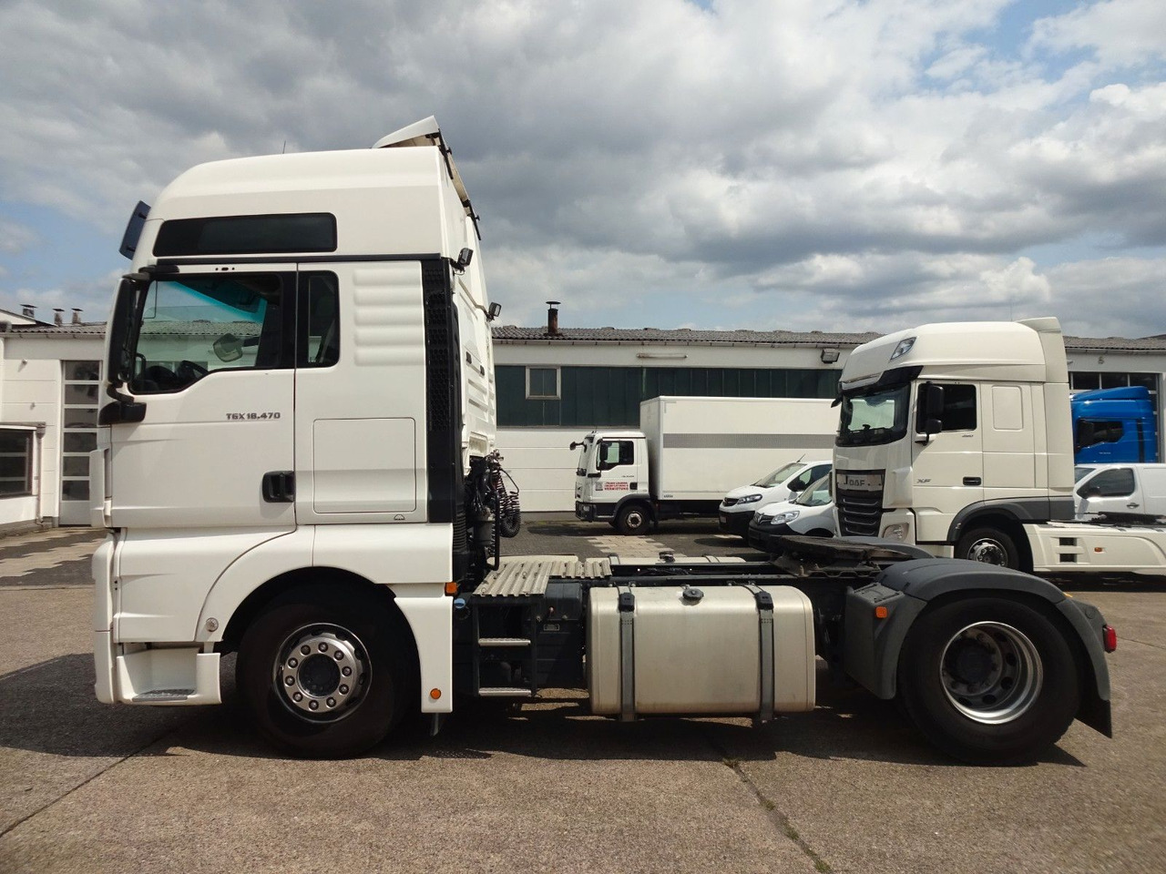 MAN TGX 18.470, XXL, ACC, 2 x Tank, Standklima - יחידת טרקטור: תמונה 4 MAN TGX 18.470, XXL, ACC, 2 x Tank, Standklima - יחידת טרקטור: תמונה 4