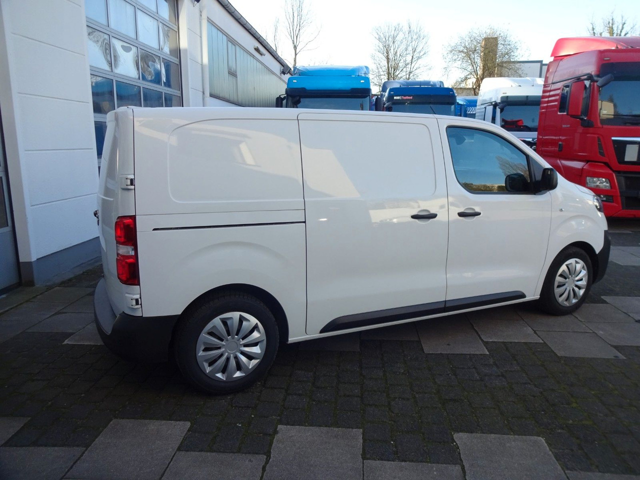 Opel 50 x Vivaro Kasten, L1H1, Klima, PDC, Tempomat - כלי רכב מסחרי קטן: תמונה 5 Opel 50 x Vivaro Kasten, L1H1, Klima, PDC, Tempomat - כלי רכב מסחרי קטן: תמונה 5
