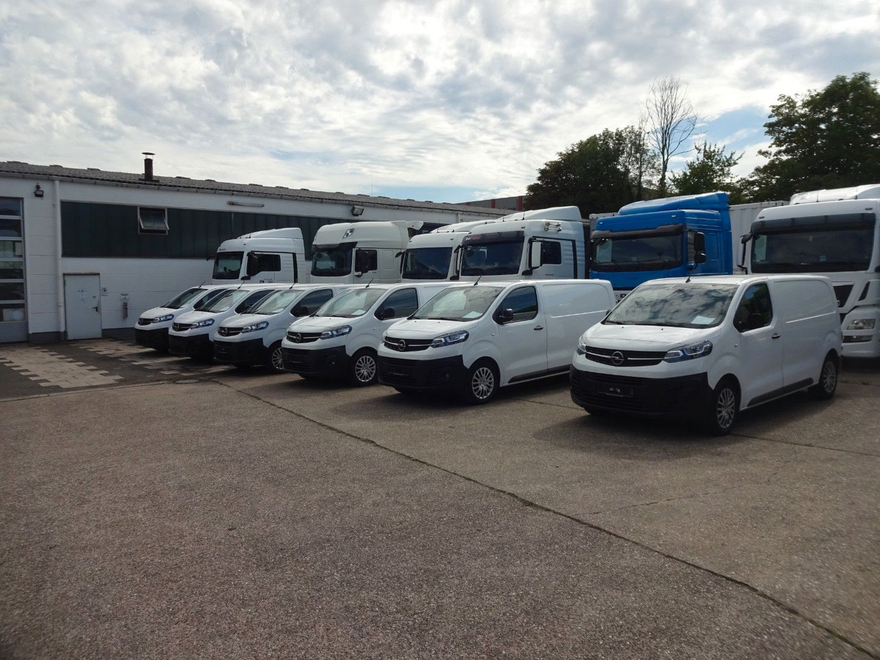 Opel 50 x Vivaro Kasten, L1H1, Klima, PDC, Tempomat - כלי רכב מסחרי קטן: תמונה 2 Opel 50 x Vivaro Kasten, L1H1, Klima, PDC, Tempomat - כלי רכב מסחרי קטן: תמונה 2