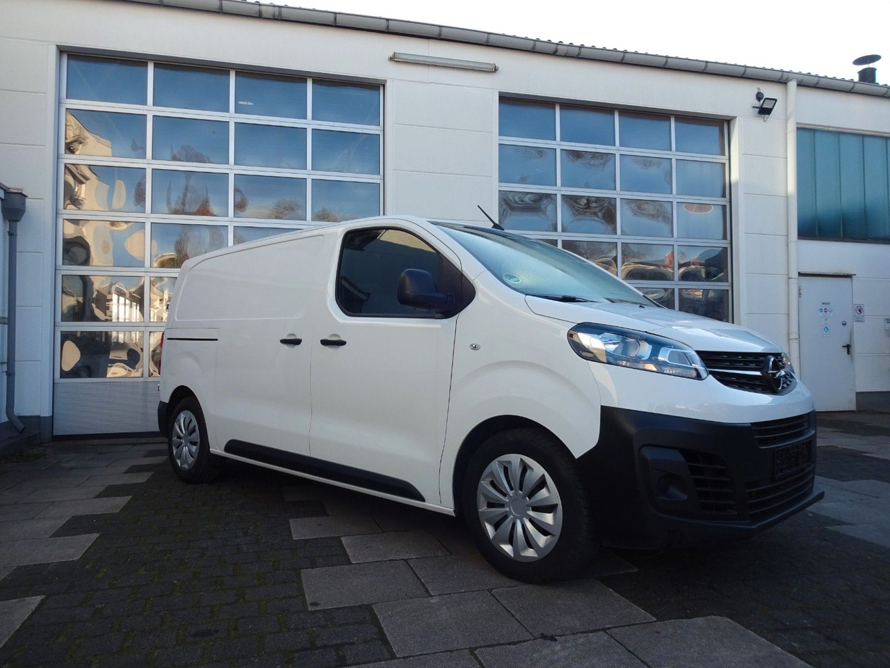 Opel Opel 5 x Vivaro Kasten L1H1, Klima, PDC, - כלי רכב מסחרי קטן: תמונה 5 Opel Opel 5 x Vivaro Kasten L1H1, Klima, PDC, - כלי רכב מסחרי קטן: תמונה 5