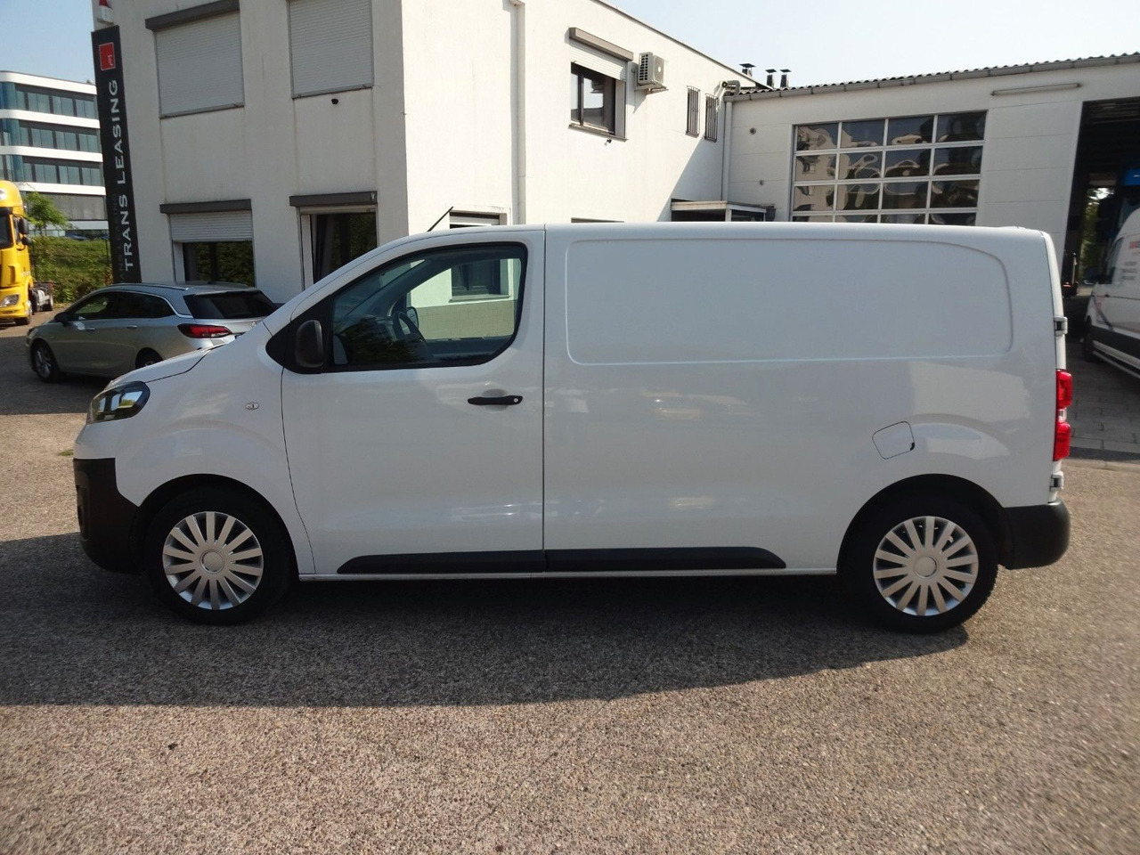 Opel Vivaro Kasten L1H1, Klima, PDC, - כלי רכב מסחרי קטן: תמונה 4 Opel Vivaro Kasten L1H1, Klima, PDC, - כלי רכב מסחרי קטן: תמונה 4