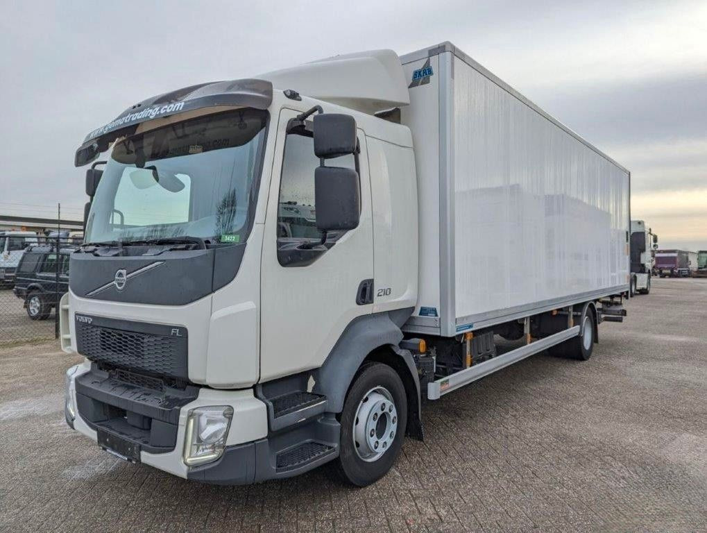 Volvo FL 210, 12tn., Isolirt, Autom, wie neu - משאית תיבה: תמונה 1 Volvo FL 210, 12tn., Isolirt, Autom, wie neu - משאית תיבה: תמונה 1