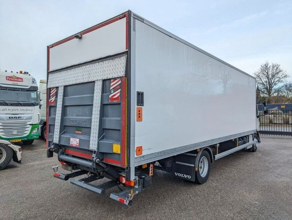 Volvo FL 210, 12tn., Isolirt, Autom, wie neu - משאית תיבה: תמונה 3 Volvo FL 210, 12tn., Isolirt, Autom, wie neu - משאית תיבה: תמונה 3