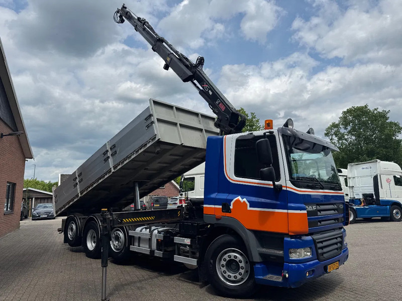 DAF CF 85.360 8X2 3 Zijdige kipper HIAB 16 t/m kraan AHK Top condition - מזהיר, משאית מנוף: תמונה 2 DAF CF 85.360 8X2 3 Zijdige kipper HIAB 16 t/m kraan AHK Top condition - מזהיר, משאית מנוף: תמונה 2