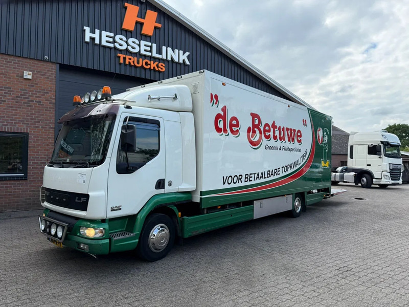 DAF LF 45.220 Laadklep/LBW Zijdeur Airco Slaapcabine AHK - משאית תיבה: תמונה 1 DAF LF 45.220 Laadklep/LBW Zijdeur Airco Slaapcabine AHK - משאית תיבה: תמונה 1