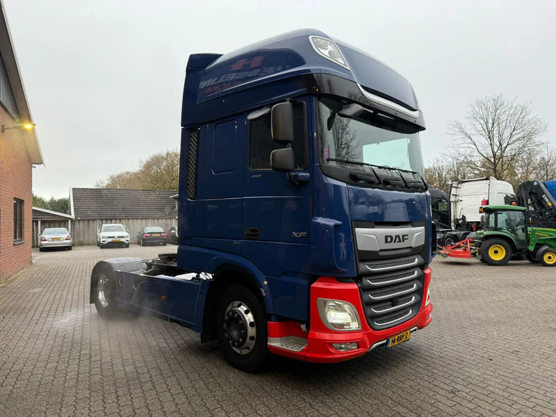 DAF XF 450 SSC Super Space LED Standairco Leer NL Truck APK 14-01-2026 - יחידת טרקטור: תמונה 4 DAF XF 450 SSC Super Space LED Standairco Leer NL Truck APK 14-01-2026 - יחידת טרקטור: תמונה 4