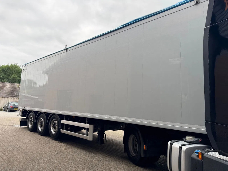 Knapen Trailers K200 11M Agrar 71m3 Cargo Floor Liftas SAF Schijfremmen 6.920 KG - סמיטריילר עם רצפת הליכה: תמונה 4 Knapen Trailers K200 11M Agrar 71m3 Cargo Floor Liftas SAF Schijfremmen 6.920 KG - סמיטריילר עם רצפת הליכה: תמונה 4