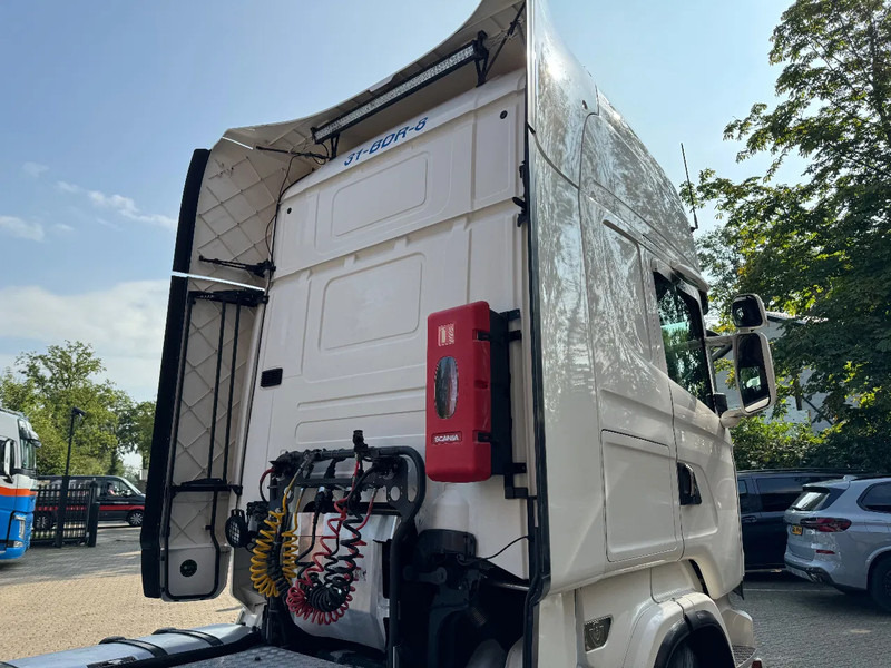 יחידת טרקטור Scania R520 V8 6X2 Topline Retarder 2x tank original NL Truck: תמונה 14