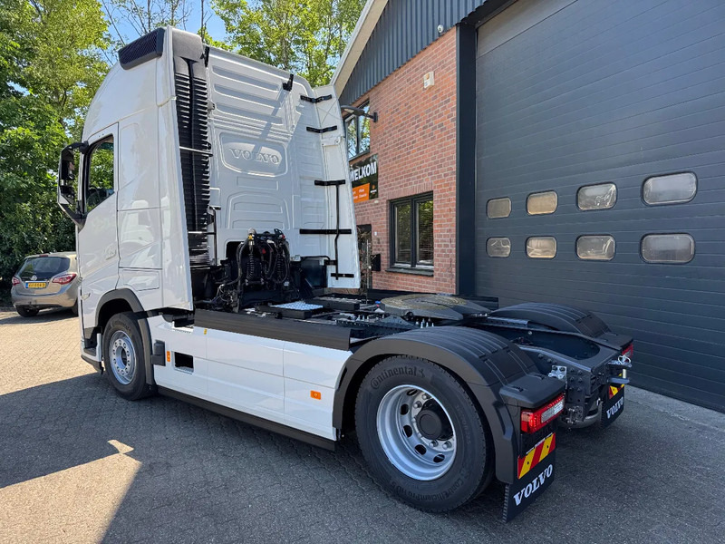 Volvo FH 500 AERO NEW! 9 Ton Vooras I-SAVE Globetrotter XL, PTO, ACC, Standairco, 2 tanks, LED - יחידת טרקטור: תמונה 3 Volvo FH 500 AERO NEW! 9 Ton Vooras I-SAVE Globetrotter XL, PTO, ACC, Standairco, 2 tanks, LED - יחידת טרקטור: תמונה 3