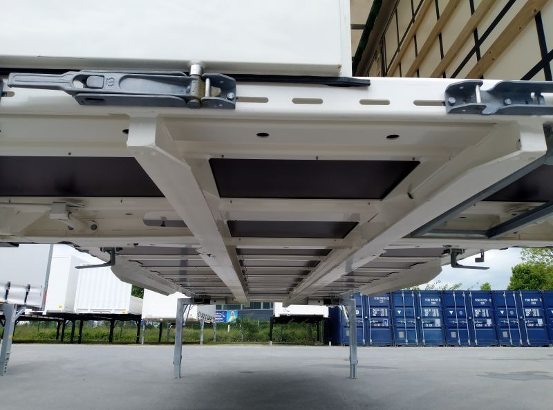 Krone BDF-System, 7.820 mm lang. - גוף החלפה עם וילונות צד: תמונה 5 Krone BDF-System, 7.820 mm lang. - גוף החלפה עם וילונות צד: תמונה 5