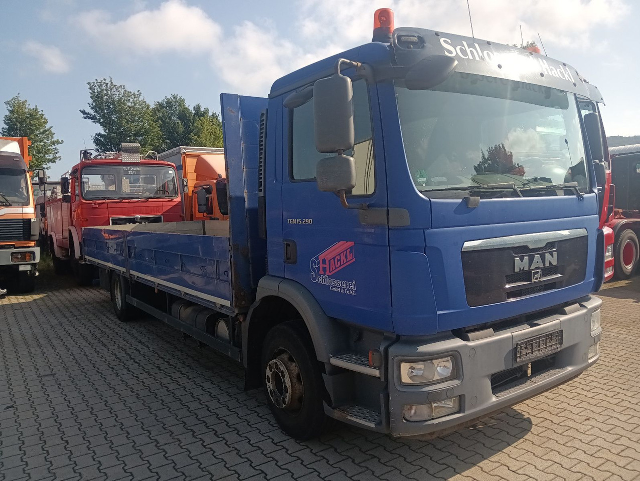 MAN TGM 15:290 4x2BL 8,5t NL 7m Klima 50erAHK Rungen - משאית צד נופל/ שטוחה: תמונה 1 MAN TGM 15:290 4x2BL 8,5t NL 7m Klima 50erAHK Rungen - משאית צד נופל/ שטוחה: תמונה 1