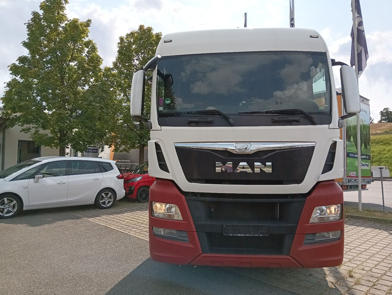 MAN TGX 18:440 BLS INTARDER Vollspoiler Reifen70-90% MAN TGX 18:440 BLS INTARDER Vollspoiler Reifen70-90% - יחידת טרקטור: תמונה 2 MAN TGX 18:440 BLS INTARDER Vollspoiler Reifen70-90% MAN TGX 18:440 BLS INTARDER Vollspoiler Reifen70-90% - יחידת טרקטור: תמונה 2