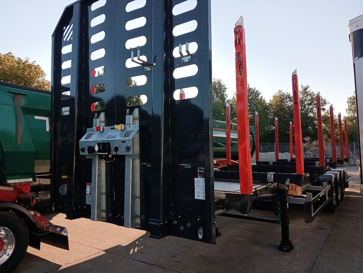 Schwarzmüller 3-A Rungensattel 6xExte144S 5560kg NEU sofort Schwarzmüller 3-A Rungensattel 6xExte144S 5560kg NEU sofort - סמיטריילר עץ: תמונה 5 Schwarzmüller 3-A Rungensattel 6xExte144S 5560kg NEU sofort Schwarzmüller 3-A Rungensattel 6xExte144S 5560kg NEU sofort - סמיטריילר עץ: תמונה 5