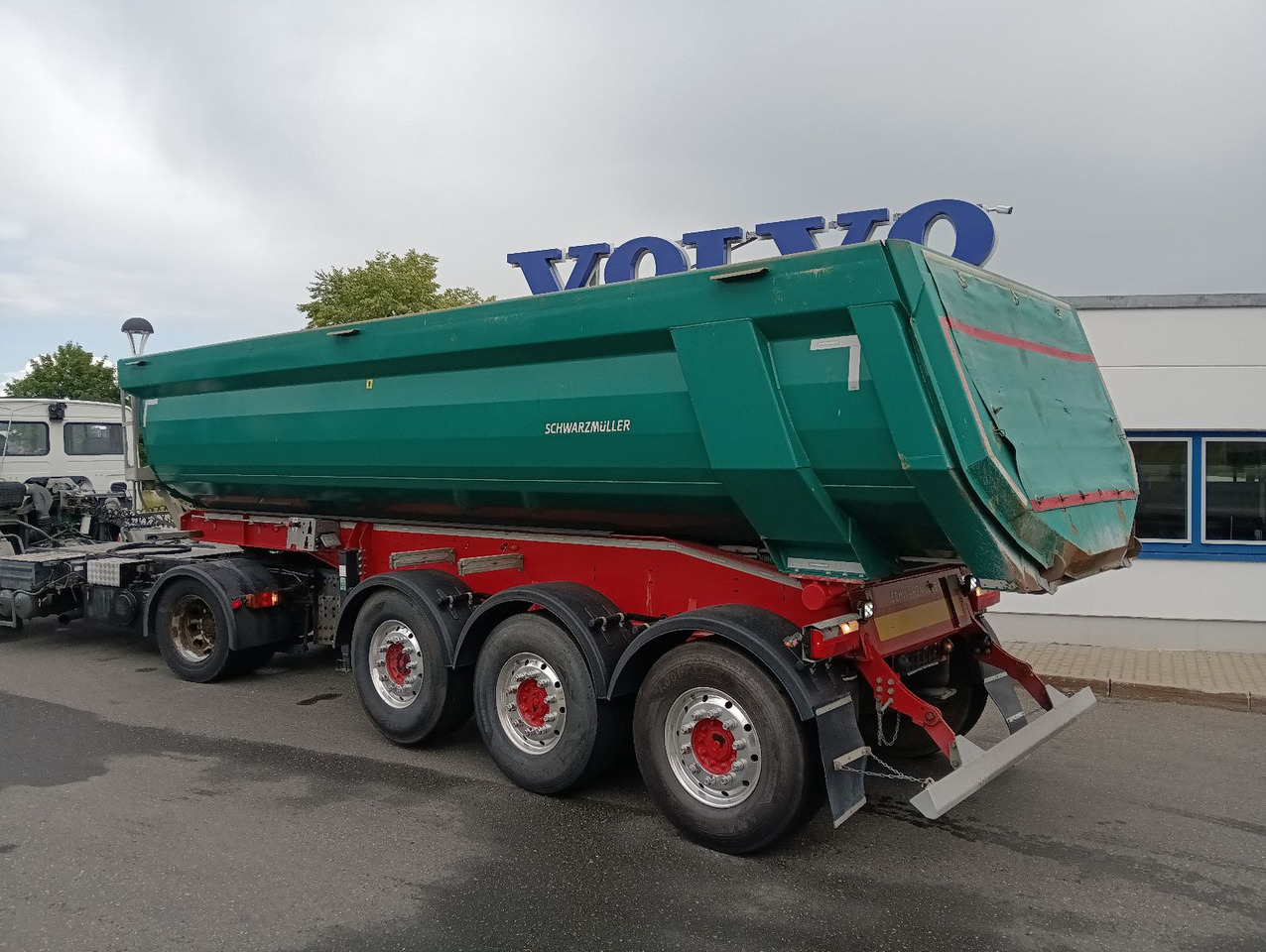 Schwarzmüller 3-A Stahlulde HARDOX ALCOA 25m3 SAF Lift 6180kg - סמיטריילר עם מזהיר: תמונה 1 Schwarzmüller 3-A Stahlulde HARDOX ALCOA 25m3 SAF Lift 6180kg - סמיטריילר עם מזהיר: תמונה 1