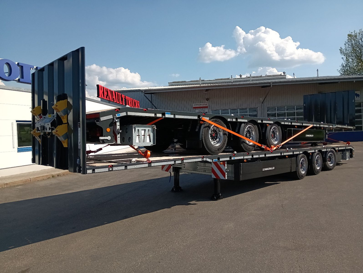 Schwarzmüller 3Achs Tele Rampen TwistLock40+2x20"SAF Lenk+Lift - סמיטריילר צד נופל/ שטוח: תמונה 2 Schwarzmüller 3Achs Tele Rampen TwistLock40+2x20"SAF Lenk+Lift - סמיטריילר צד נופל/ שטוח: תמונה 2