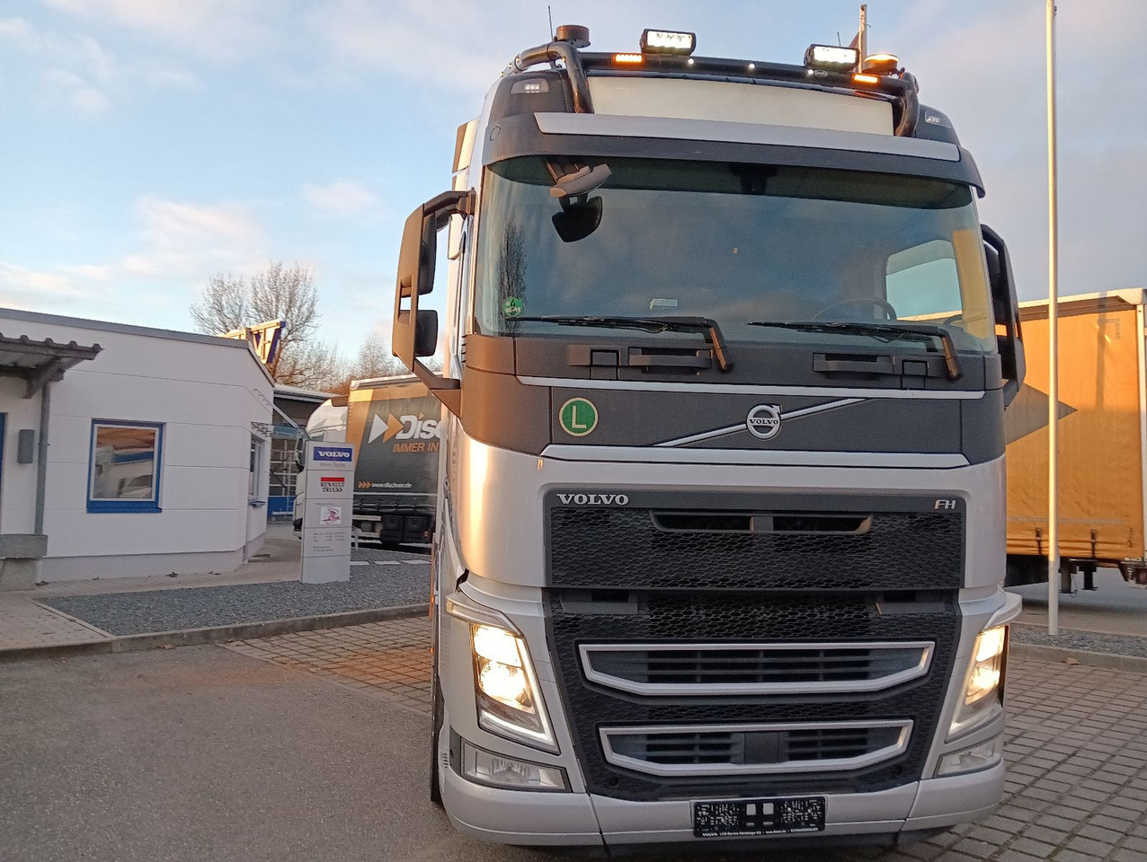 Volvo FH460 Globe FullSpoiler TV I-PARC 2xTank German - יחידת טרקטור: תמונה 4 Volvo FH460 Globe FullSpoiler TV I-PARC 2xTank German - יחידת טרקטור: תמונה 4