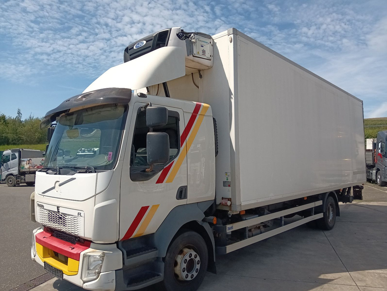 Volvo FL250 4x2R 14t CarrierSupra550 7,3m LBW1.5tKlima - משאית קירור: תמונה 1 Volvo FL250 4x2R 14t CarrierSupra550 7,3m LBW1.5tKlima - משאית קירור: תמונה 1