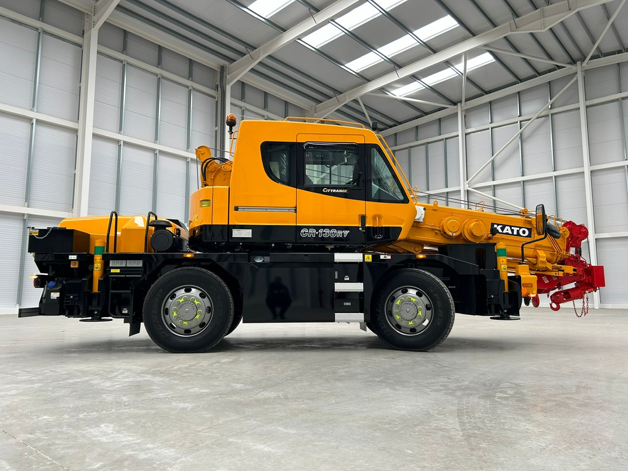 KATO CR-130Rv - 13 Ton City Crane with Joystick Control - עגורן נייד: תמונה 2 KATO CR-130Rv - 13 Ton City Crane with Joystick Control - עגורן נייד: תמונה 2