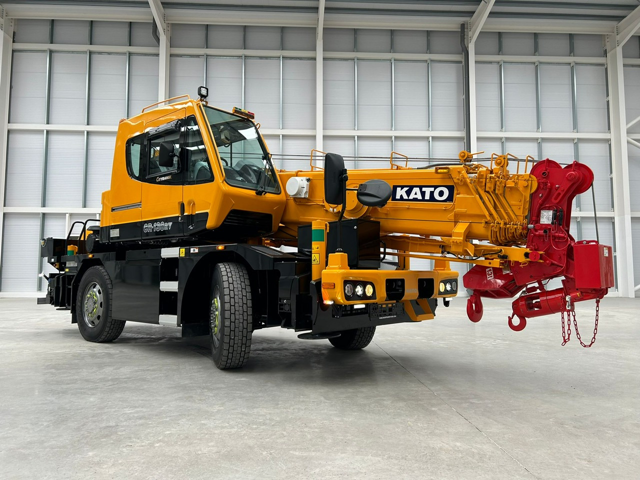 KATO CR-130Rv - 13 Ton City Crane with Joystick Control - עגורן נייד: תמונה 1 KATO CR-130Rv - 13 Ton City Crane with Joystick Control - עגורן נייד: תמונה 1
