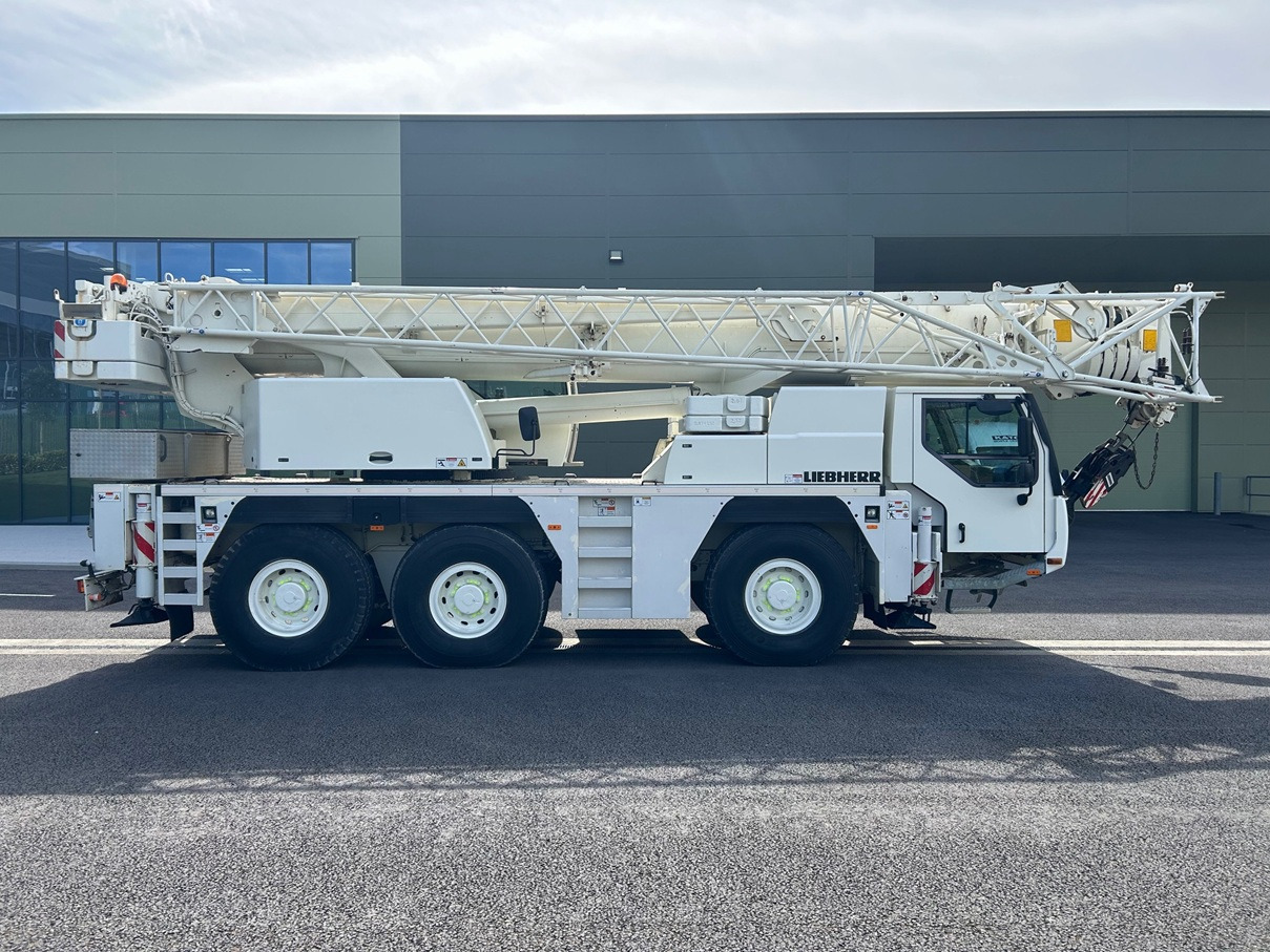LIEBHERR LTM1055-3.1 - עגורן לכל שטח: תמונה 4 LIEBHERR LTM1055-3.1 - עגורן לכל שטח: תמונה 4