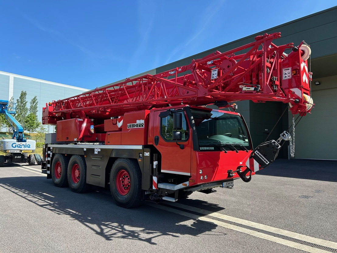 LIEBHERR LTM1060-3.1 with only 5,090 kms from New - עגורן לכל שטח: תמונה 4 LIEBHERR LTM1060-3.1 with only 5,090 kms from New - עגורן לכל שטח: תמונה 4