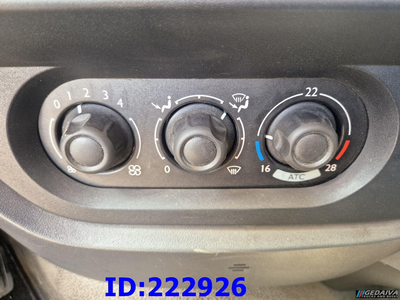 משאית איזותרמית DAF XF 106 440 FAR 6x2 Euro6: תמונה 16