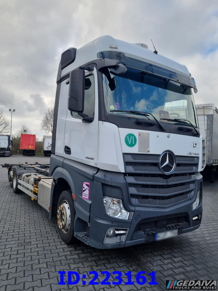 MERCEDES-BENZ Actros 2542 BDF 6x2 Euro6 - משאית עם שלדת תא: תמונה 2 MERCEDES-BENZ Actros 2542 BDF 6x2 Euro6 - משאית עם שלדת תא: תמונה 2