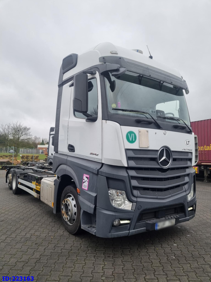 MERCEDES-BENZ Actros 2542 BDF 6x2 Euro6 - משאית עם שלדת תא: תמונה 1 MERCEDES-BENZ Actros 2542 BDF 6x2 Euro6 - משאית עם שלדת תא: תמונה 1