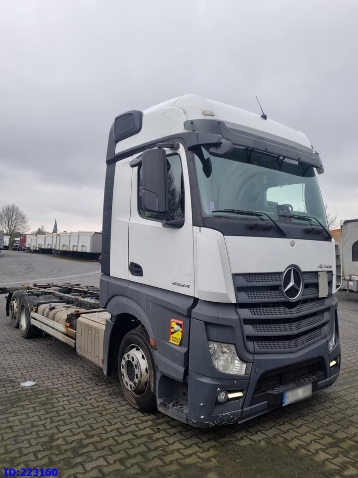 MERCEDES-BENZ Actros 2542 BDF Euro6 - משאית עם שלדת תא: תמונה 2 MERCEDES-BENZ Actros 2542 BDF Euro6 - משאית עם שלדת תא: תמונה 2