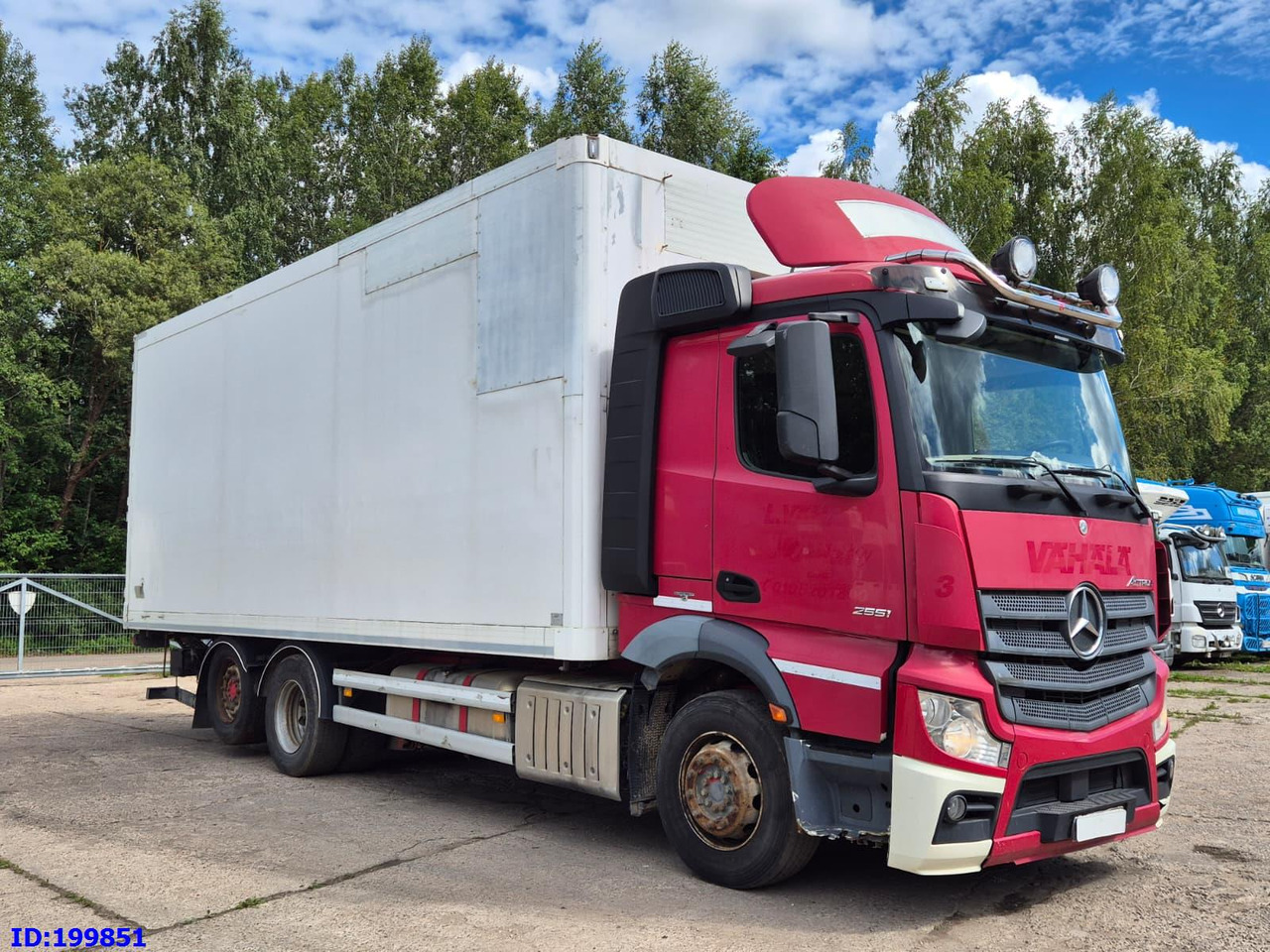 MERCEDES-BENZ Actros 2551 6x2 Euro5 - משאית תיבה: תמונה 4 MERCEDES-BENZ Actros 2551 6x2 Euro5 - משאית תיבה: תמונה 4