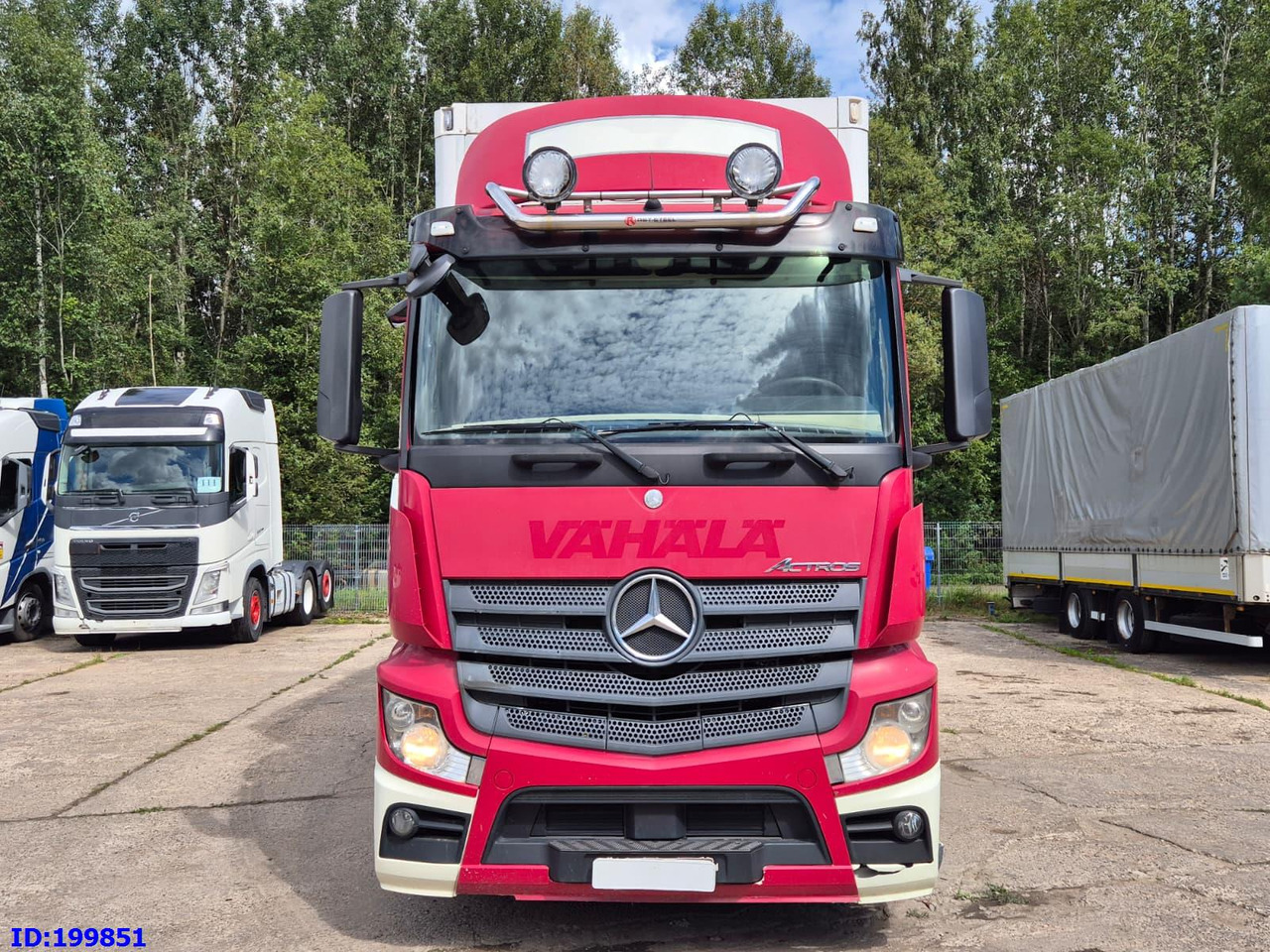 MERCEDES-BENZ Actros 2551 6x2 Euro5 - משאית תיבה: תמונה 2 MERCEDES-BENZ Actros 2551 6x2 Euro5 - משאית תיבה: תמונה 2