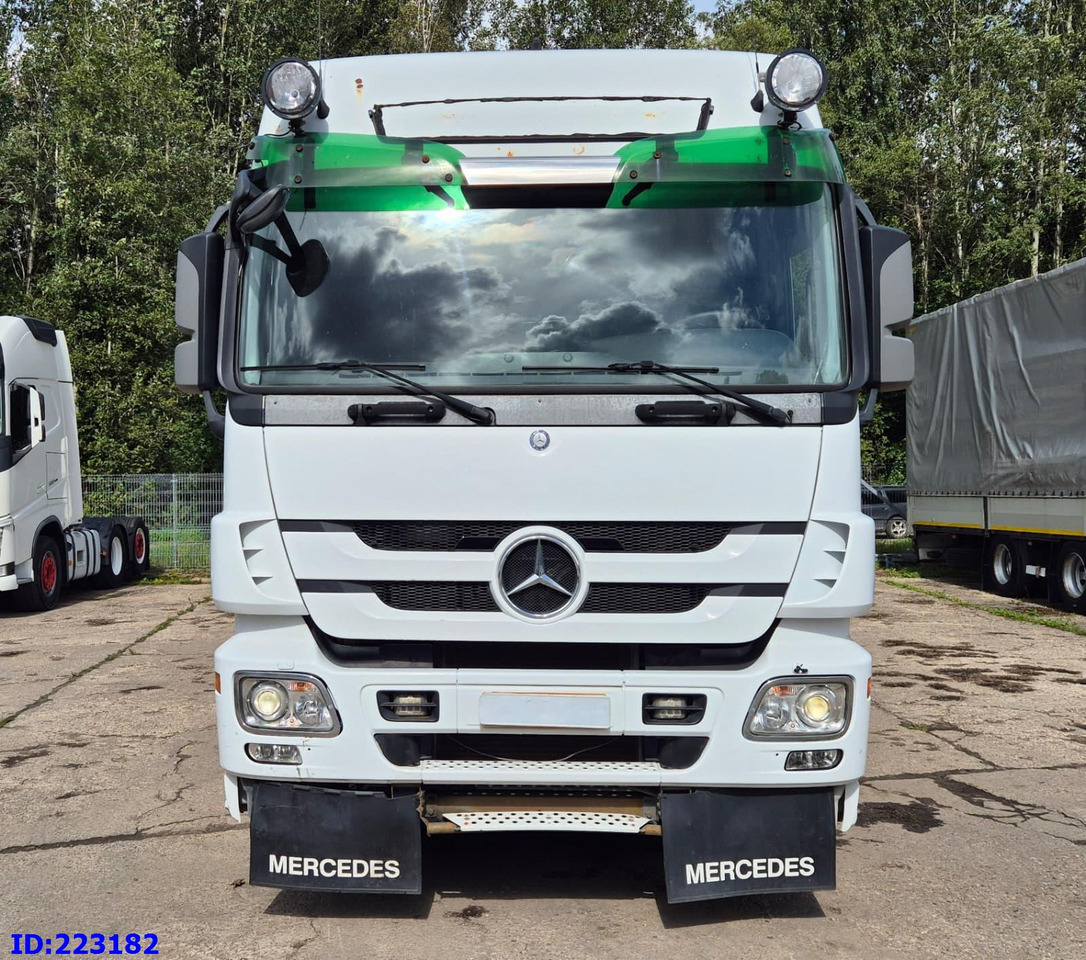 MERCEDES-BENZ Actros 2551 8x2 V8 Retarder - משאית הרמת וו: תמונה 2 MERCEDES-BENZ Actros 2551 8x2 V8 Retarder - משאית הרמת וו: תמונה 2