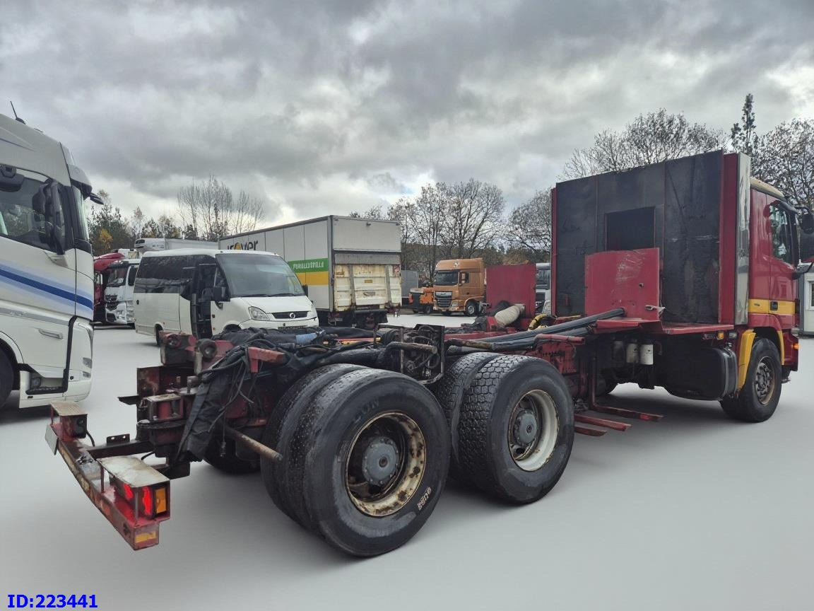 MERCEDES-BENZ Actros 2636 6X4 (3pedals) - משאית עם שלדת תא: תמונה 5 MERCEDES-BENZ Actros 2636 6X4 (3pedals) - משאית עם שלדת תא: תמונה 5