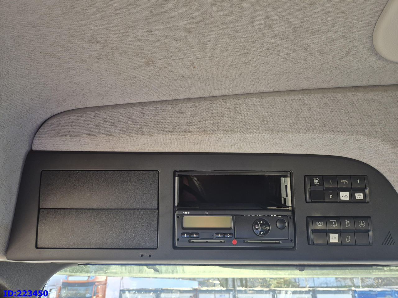 משאית עם שלדת תא MERCEDES-BENZ Arocs 4163 8x4 FULL STEEL (Motor defekt): תמונה 15 משאית עם שלדת תא MERCEDES-BENZ Arocs 4163 8x4 FULL STEEL (Motor defekt): תמונה 15